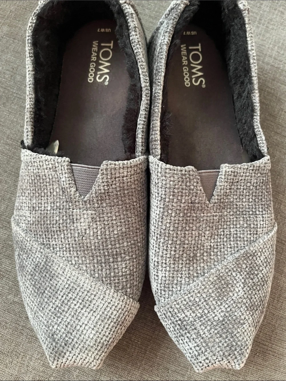 Toms Women’s textured Gray Woven Slip-On flats faux fur lined size 7 Excellent